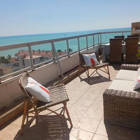 Apartment Precioso Atico Frente Al Mar Reformado 2025 *