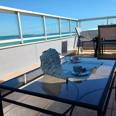 Precioso Atico Frente Al Mar Reformado 2025